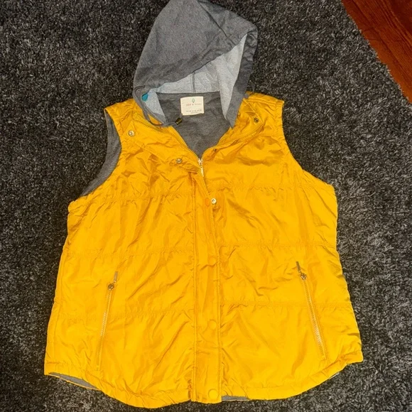 Gold/Yellow Puff Vest with Built in Gray Hoodie Size 2X - Picture 1 of 8